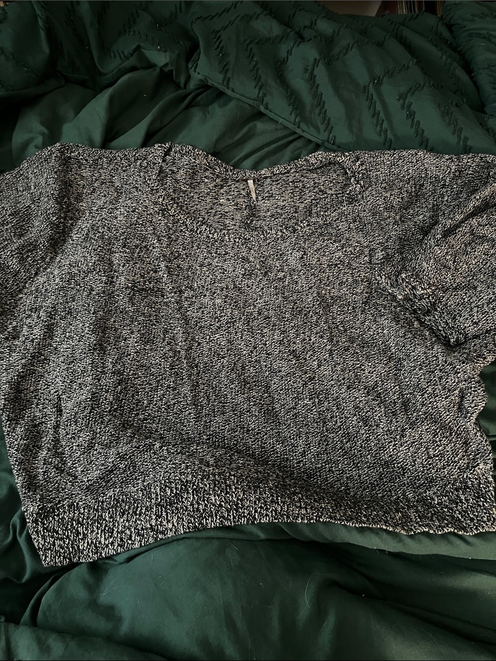 Free people Women’s Black and White Knit Sweater Top great condition
